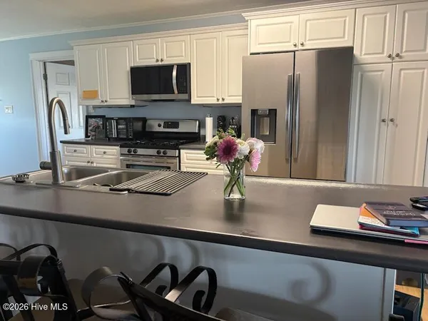 $899,000 | 258 Shell Rock Landing Road, Hubert, NC 28539