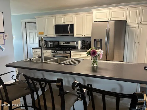 $899,000 | 258 Shell Rock Landing Road, Hubert, NC 28539