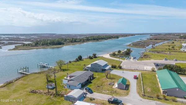 $899,000 | 258 Shell Rock Landing Road, Hubert, NC 28539