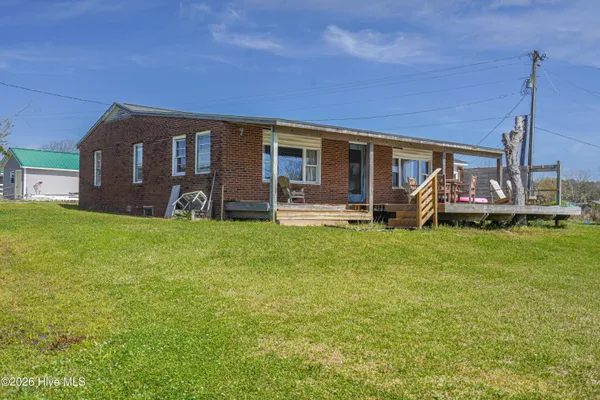 $899,000 | 258 Shell Rock Landing Road, Hubert, NC 28539