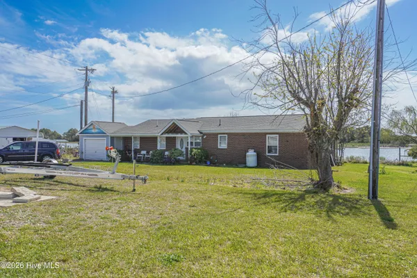 $899,000 | 258 Shell Rock Landing Road, Hubert, NC 28539