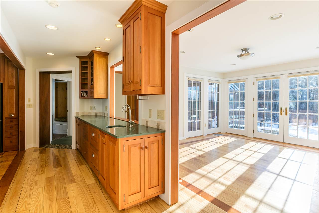 32-33 Wolfeboro Road Hanover, NH 03750 - Photo 5 of 33