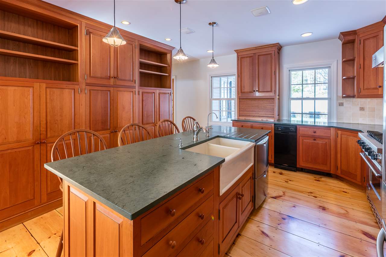 32-33 Wolfeboro Road Hanover, NH 03750 - Photo 8 of 33