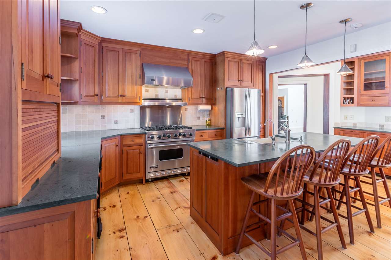 32-33 Wolfeboro Road Hanover, NH 03750 - Photo 9 of 33