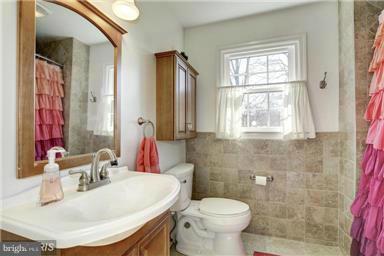 1321 Canyon Road Silver Spring, MD 20904 - Photo 3 of 13 Bath