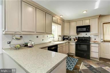 1321 Canyon Road Silver Spring, MD 20904 - Photo 4 of 13 Kitchen