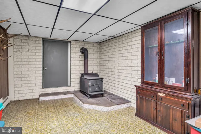 a view of a storage & utility room