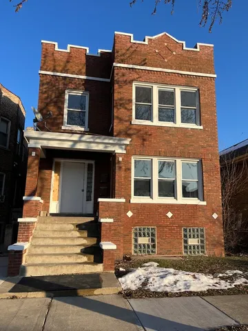 $1,800 | 1451 North Massasoit Avenue, Unit 2, Chicago, IL 60651