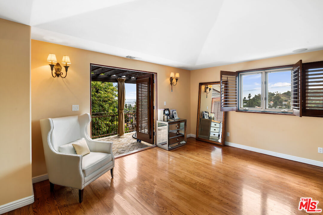 2604 Rutherford Drive Los Angeles, CA 90068 - Photo 11 of 23