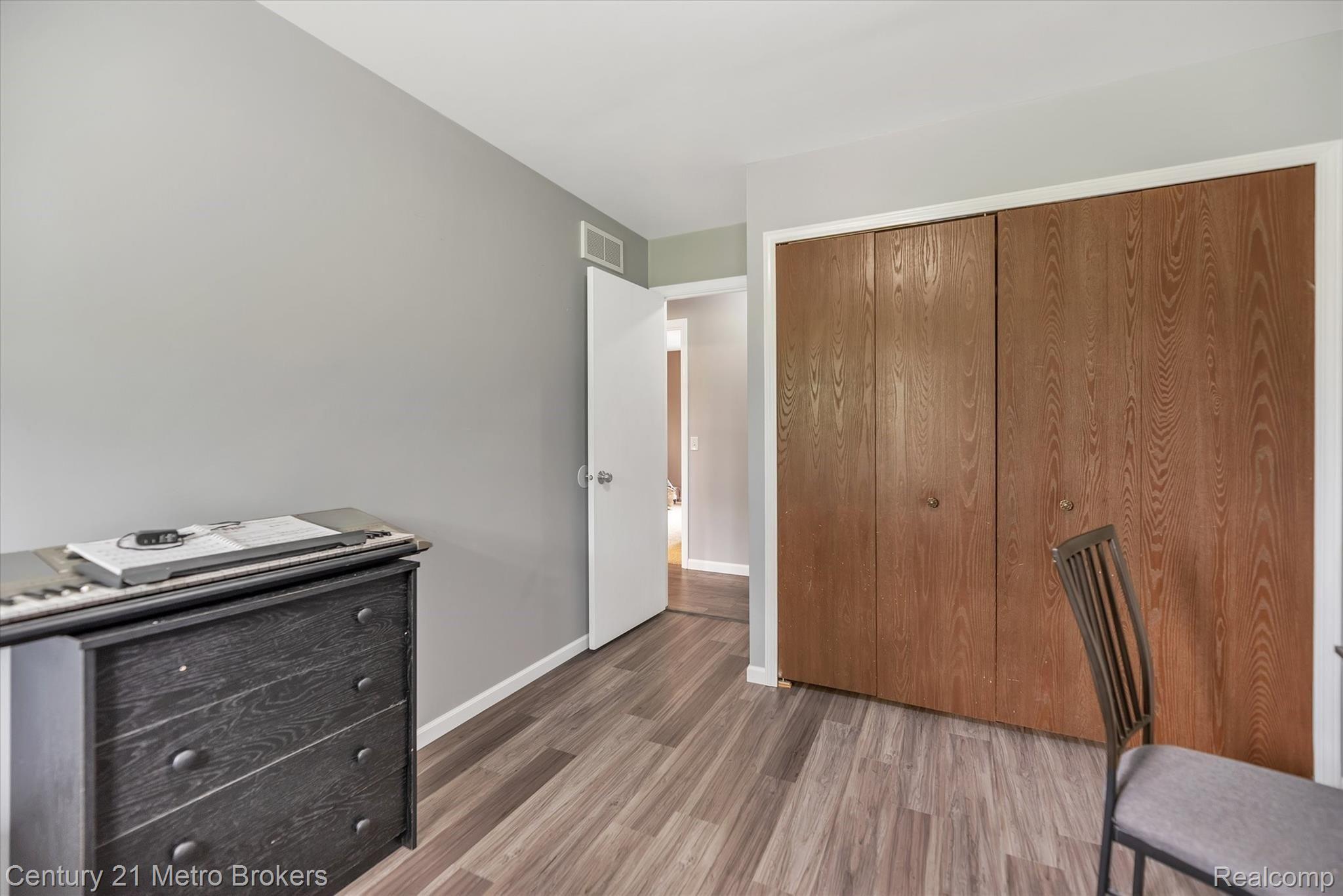 6383 Torrey Road Flint, MI 48507 - Photo 20 of 50 20-6383 Torrey Rd-windowstill-realestate-photography-20.jpg