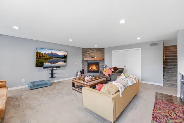 $1,275,000 | 5737 Raven Point Road, Prior Lake, MN 55372