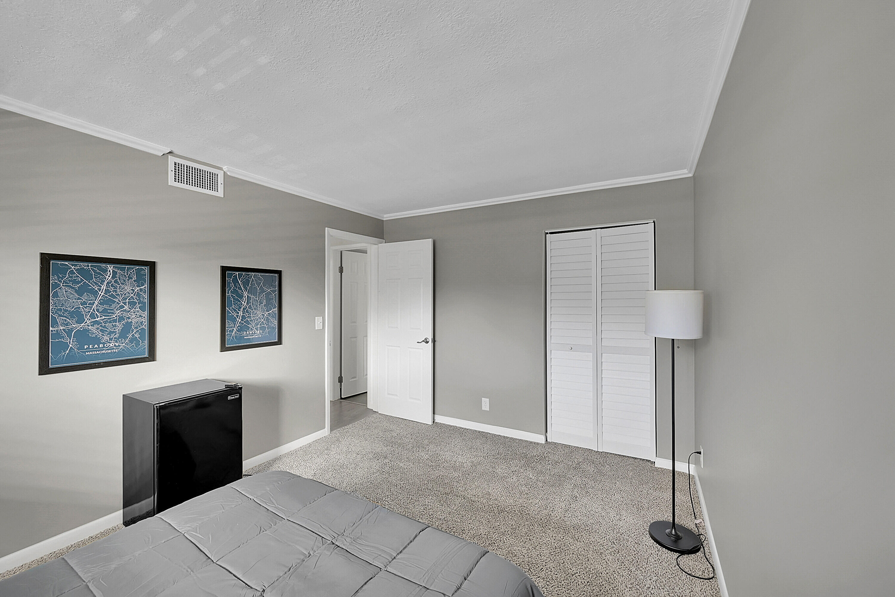 2920 Southwest 22nd Avenue, Unit 6040 Delray Beach, FL 33445 - Photo 21 of 53 a view of a livingroom with furniture and a ceiling fan