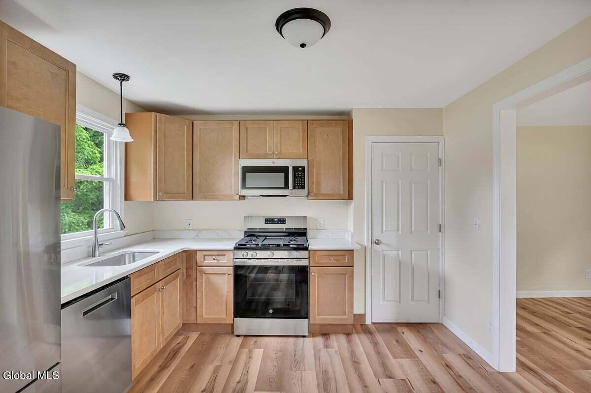 126 Guideboard Road Halfmoon, NY 12188 - Photo 12 of 36 P2011633