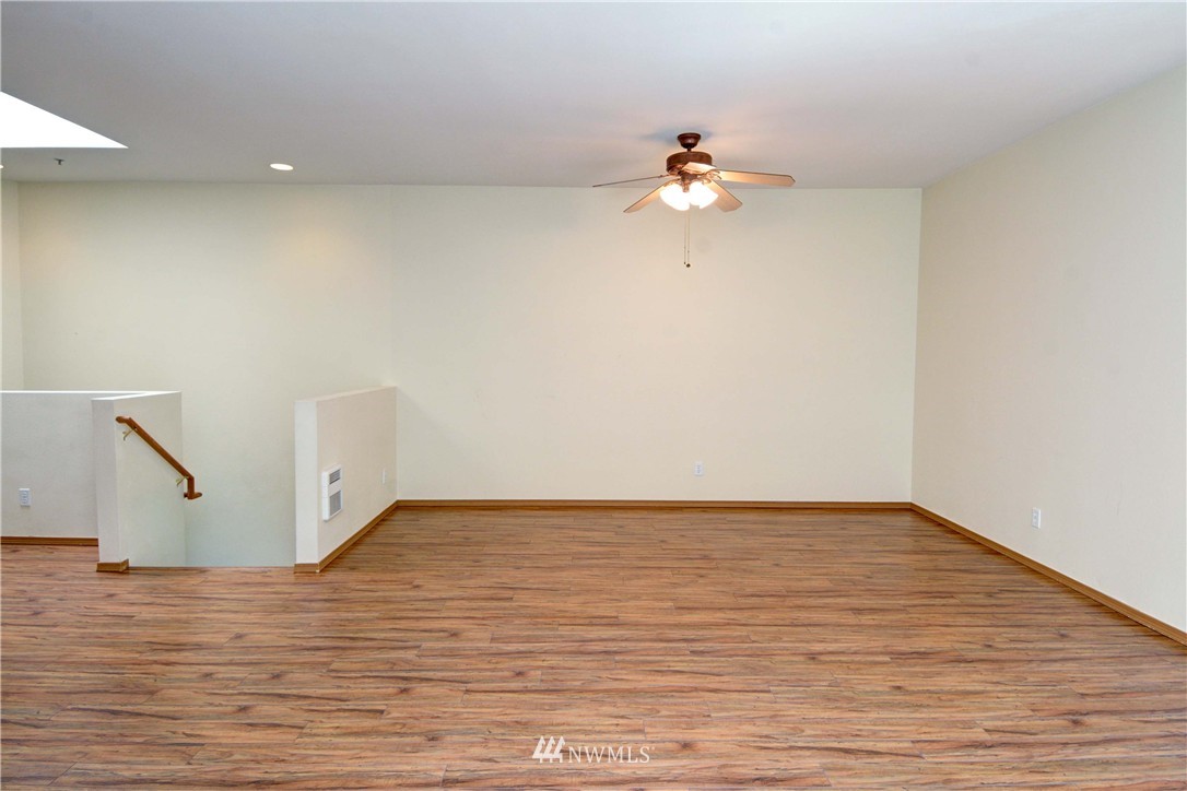 17732 134th Lane Southeast Renton, WA 98058 - Photo 4 of 16 Gallery Image 4