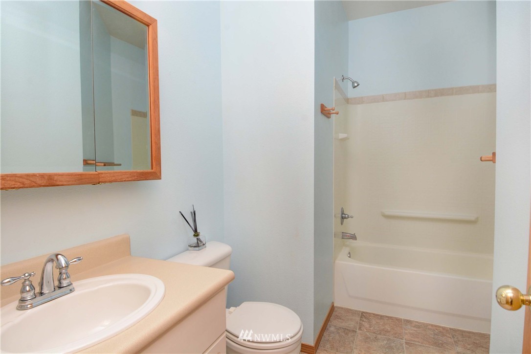 17732 134th Lane Southeast Renton, WA 98058 - Photo 9 of 16 Gallery Image 9