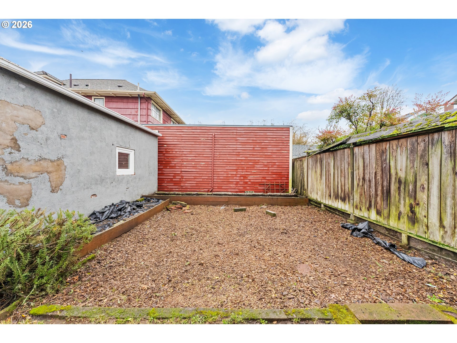 2624 Southeast Kelly Street Portland, OR 97202 - Photo 32 of 36 a view of a backyard