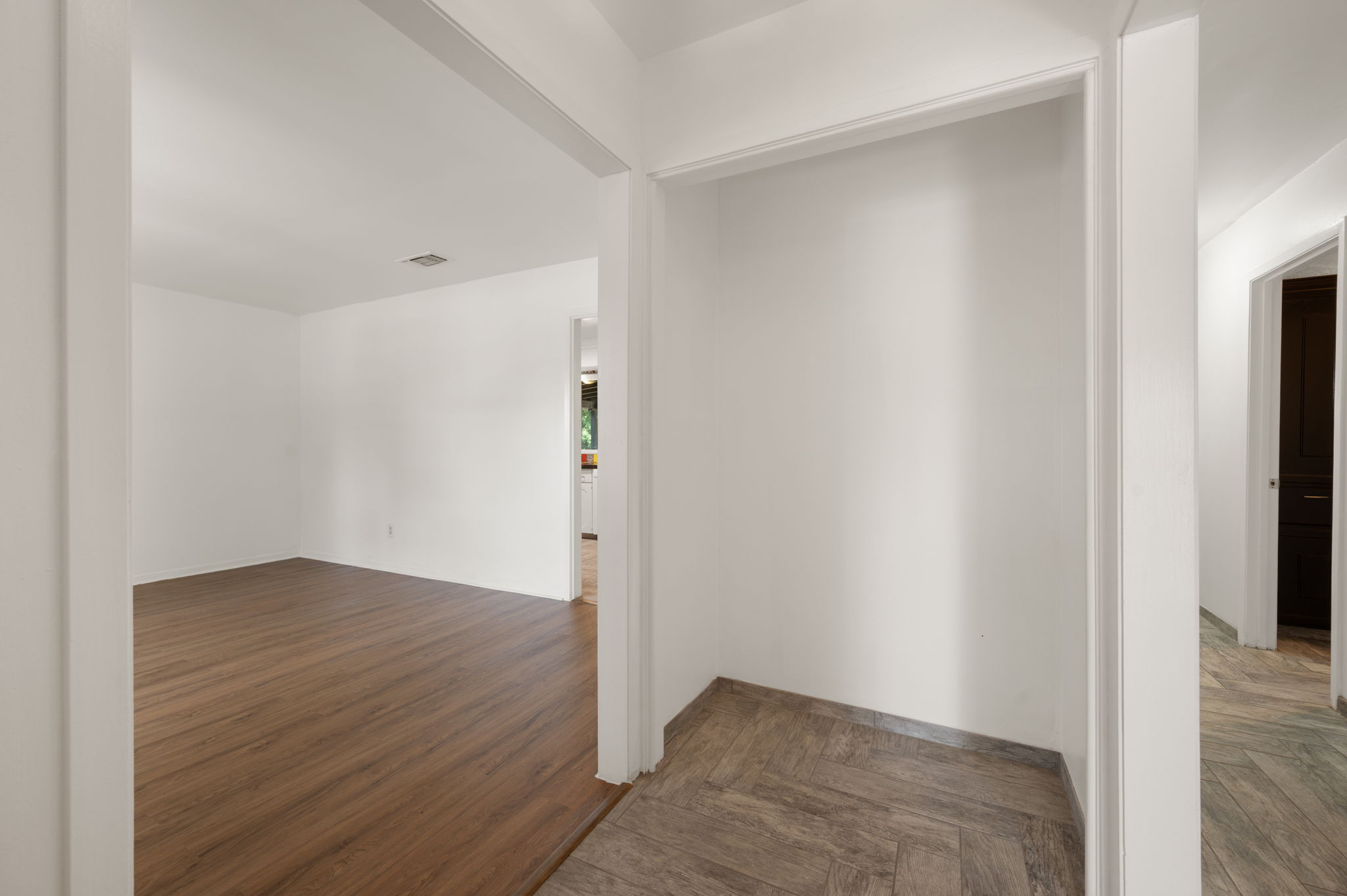 1400 Summit Circle Taylor, TX 76574 - Photo 13 of 39 an empty room with wooden floor