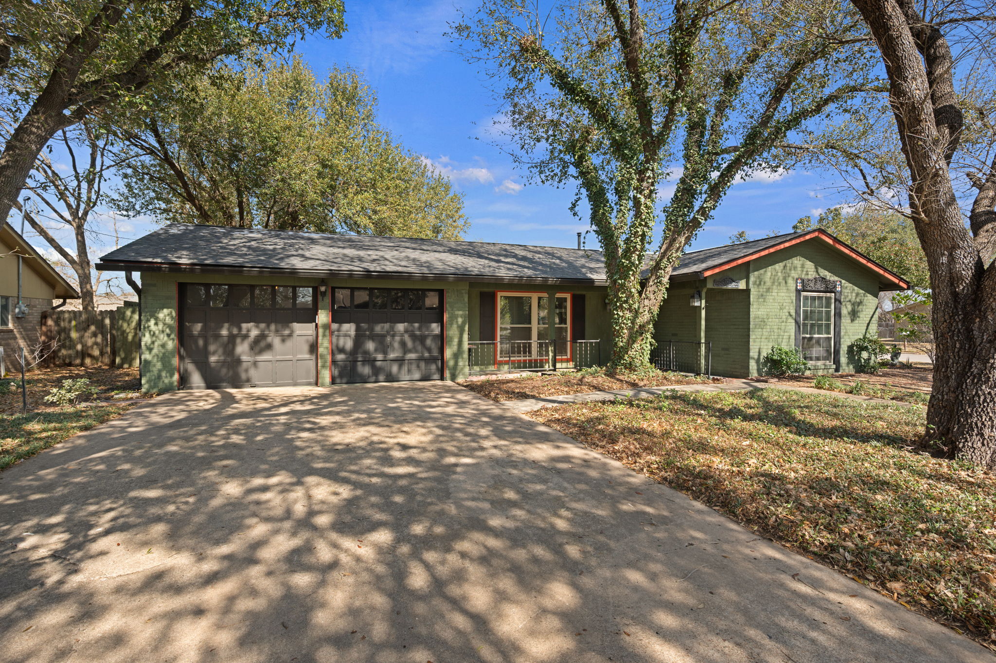 1400 Summit Circle Taylor, TX 76574 - Photo 2 of 39