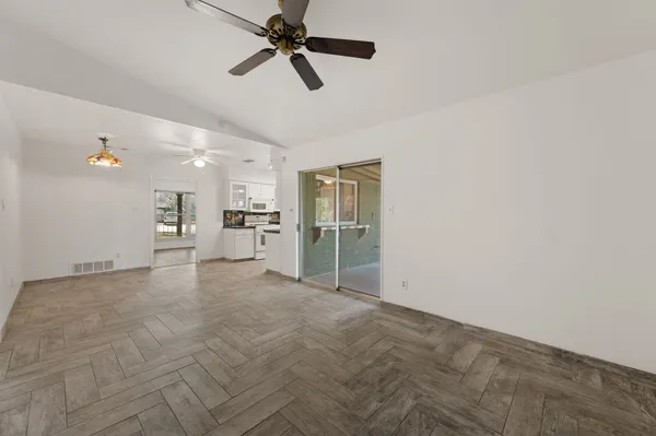 $290,000 | 1400 Summit Circle, Taylor, TX 76574