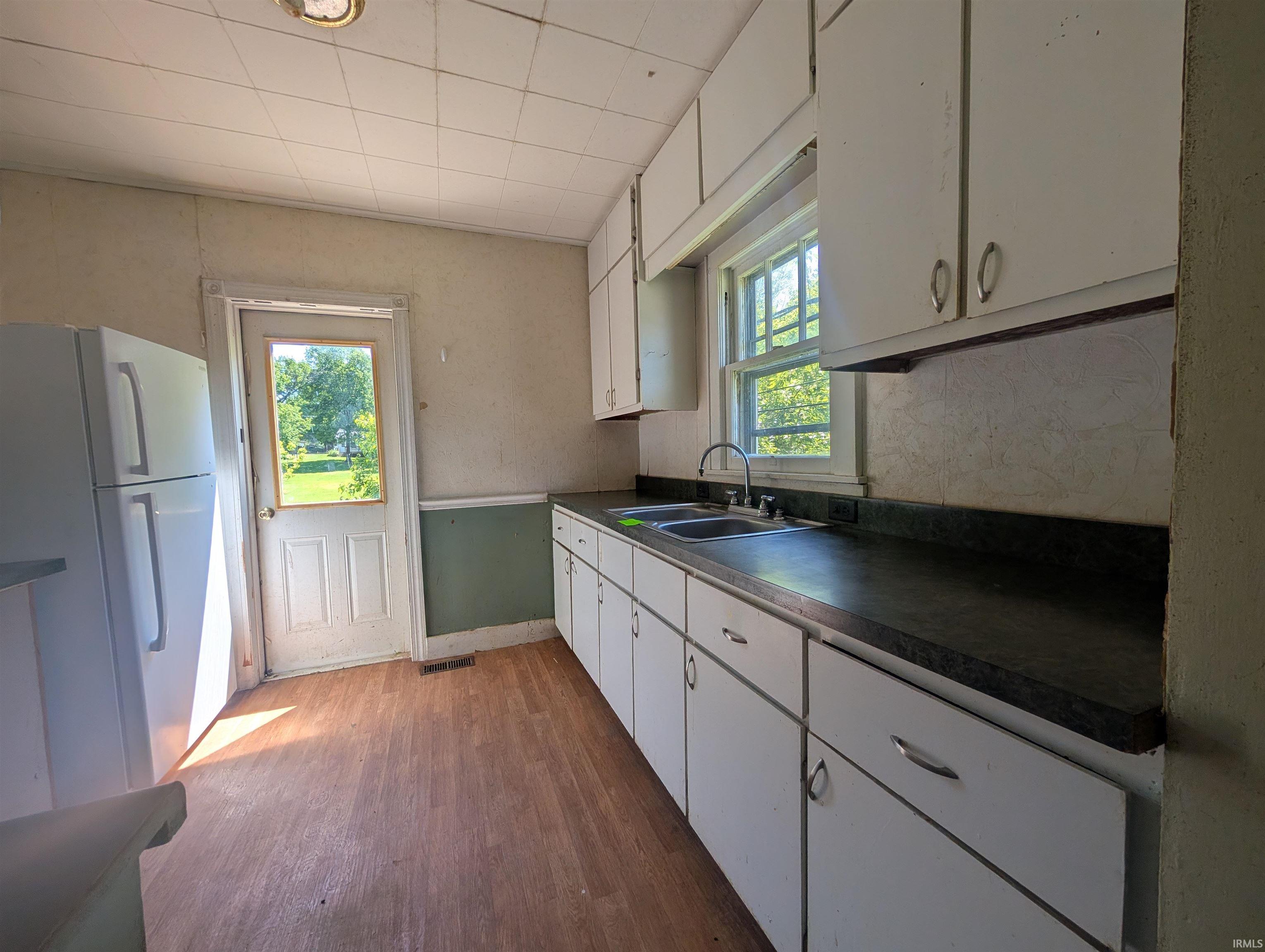 1744 Bedford Road Washington, IN 47501 - Photo 8 of 20