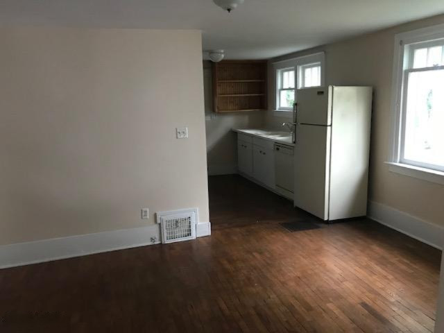 413 West Maple Street Lansing, MI 48906 - Photo 3 of 10 IMG_3772