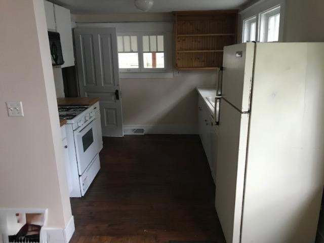 413 West Maple Street Lansing, MI 48906 - Photo 4 of 10 IMG_3773