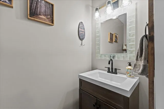 $278,000 | 29 Densmore Drive, Essex Junction, VT 05452