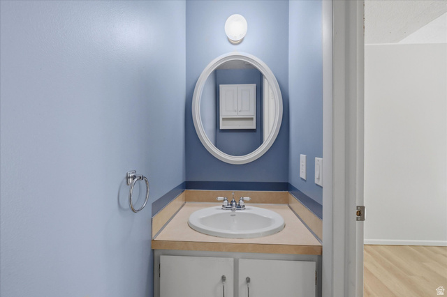187 West 1190th Street North Logan, UT 84341 - Photo 5 of 12 Main floor half bathroom