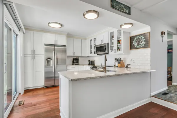 $254,900 | 705 Colby Court, Gurnee, IL 60031