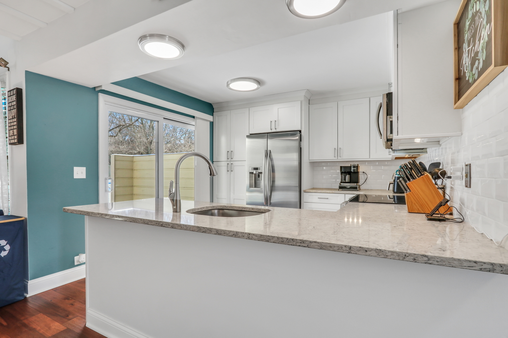 705 Colby Court Gurnee, IL 60031 - Photo 8 of 25