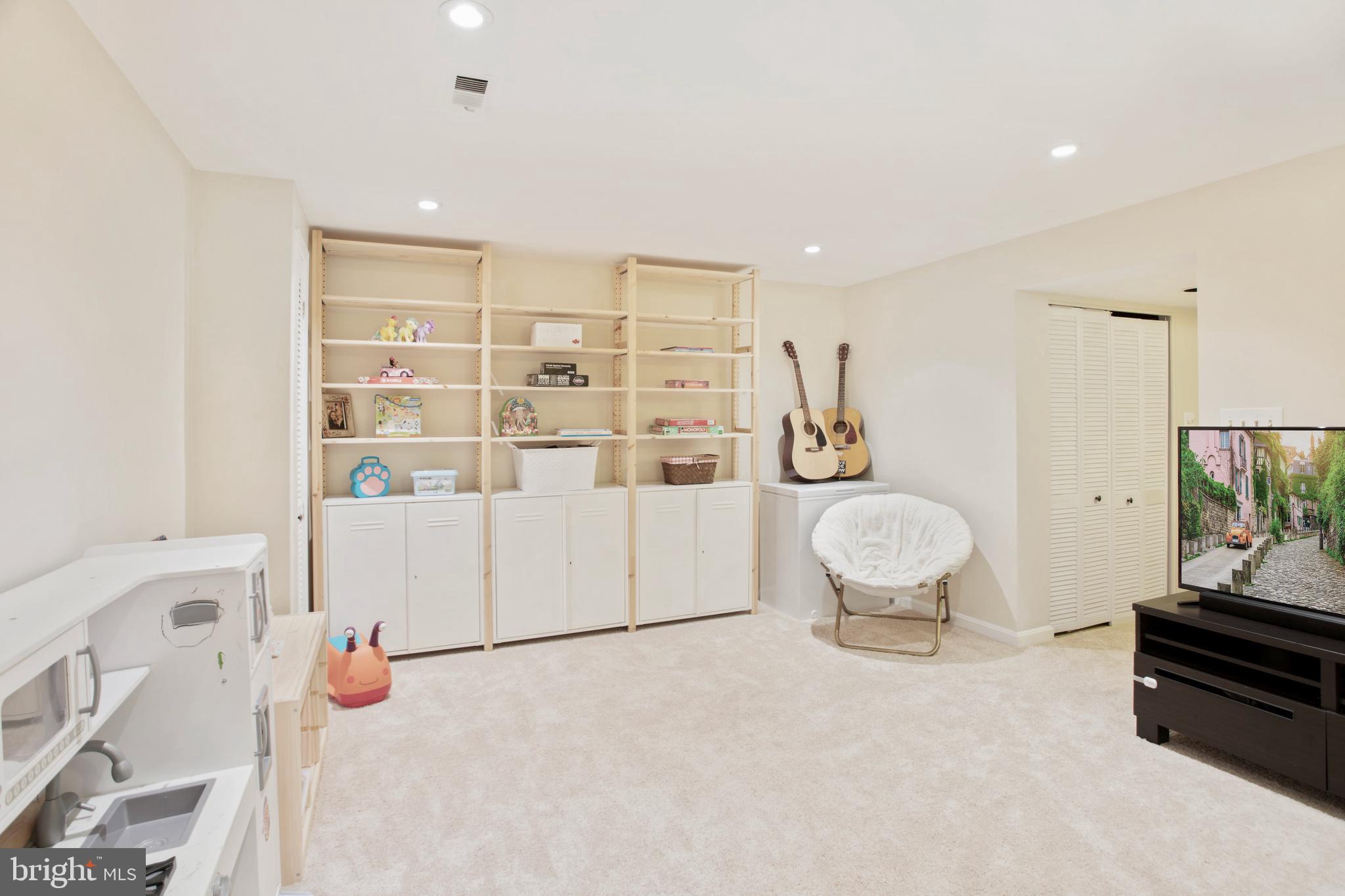 2151 Pond View Court Reston, VA 20191 - Photo 26 of 38 Brand new carpets - 2021