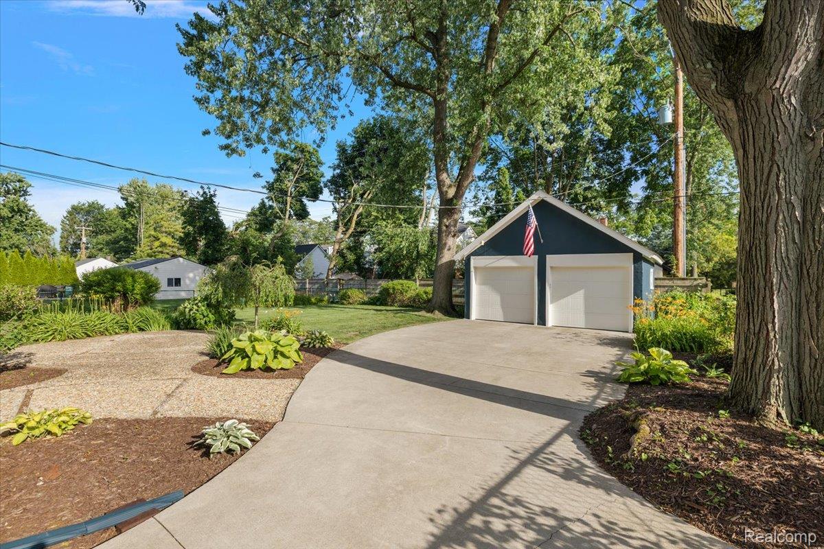 2136 Dorchester Road Birmingham, MI 48009 - Photo 53 of 76 016-2136 Dorchester-13.jpg