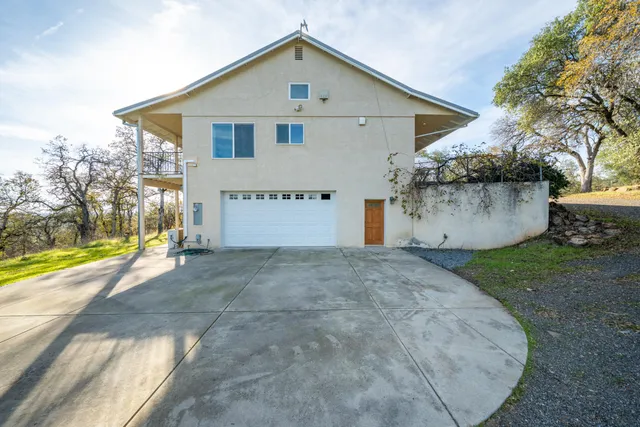 $599,000 | 21857 Elk Trail West, Redding, CA 96003