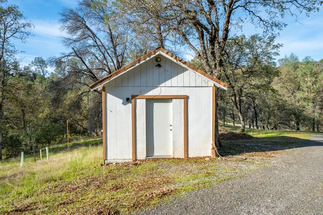 $599,000 | 21857 Elk Trail West, Redding, CA 96003