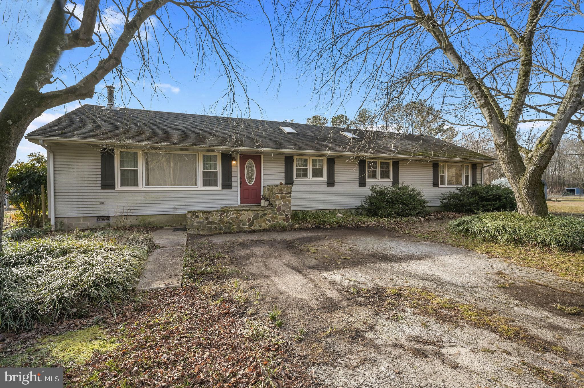 front view of house with a yard