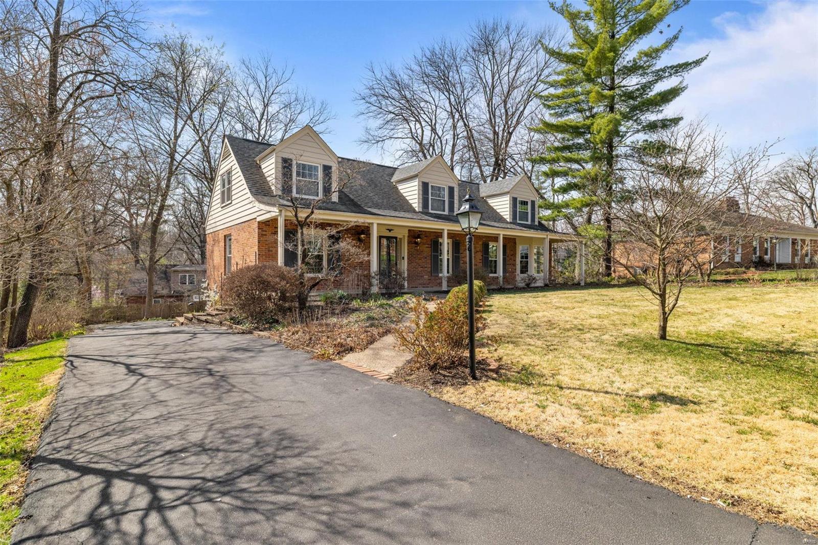 9830 Wild Deer Road St. Louis, MO 63124 - Photo 3 of 64 Gallery Image 3