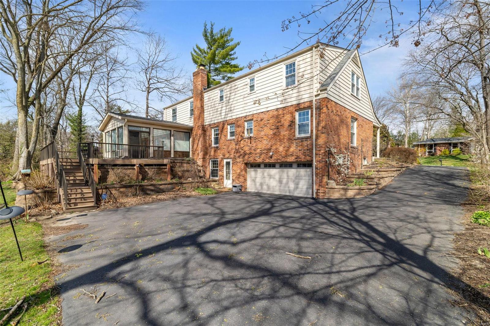 9830 Wild Deer Road St. Louis, MO 63124 - Photo 6 of 64 Gallery Image 6