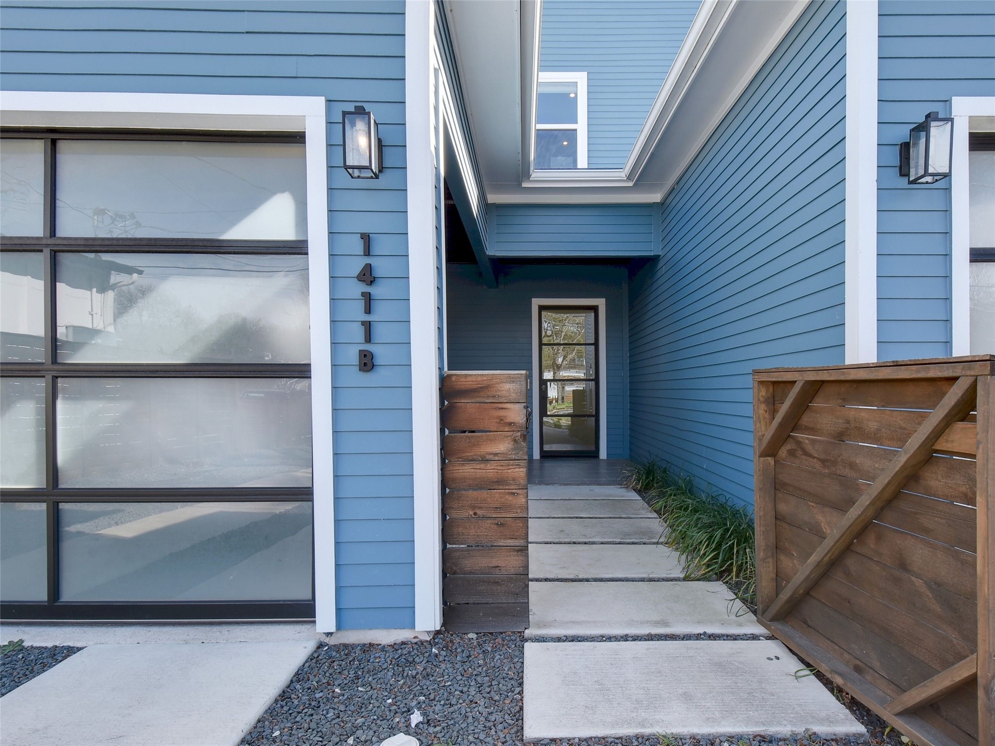 1411 Cometa Street, Unit B Austin, TX 78721 - Photo 3 of 24