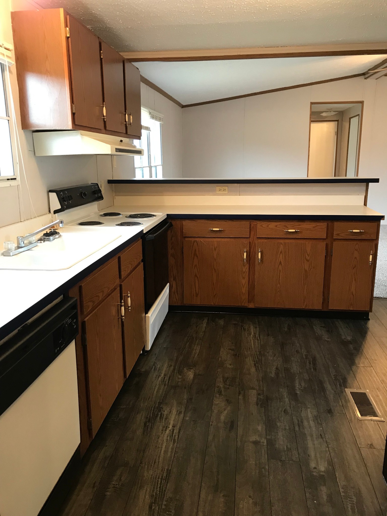 813 Southside Road Cunningham, TN 37052 - Photo 6 of 21