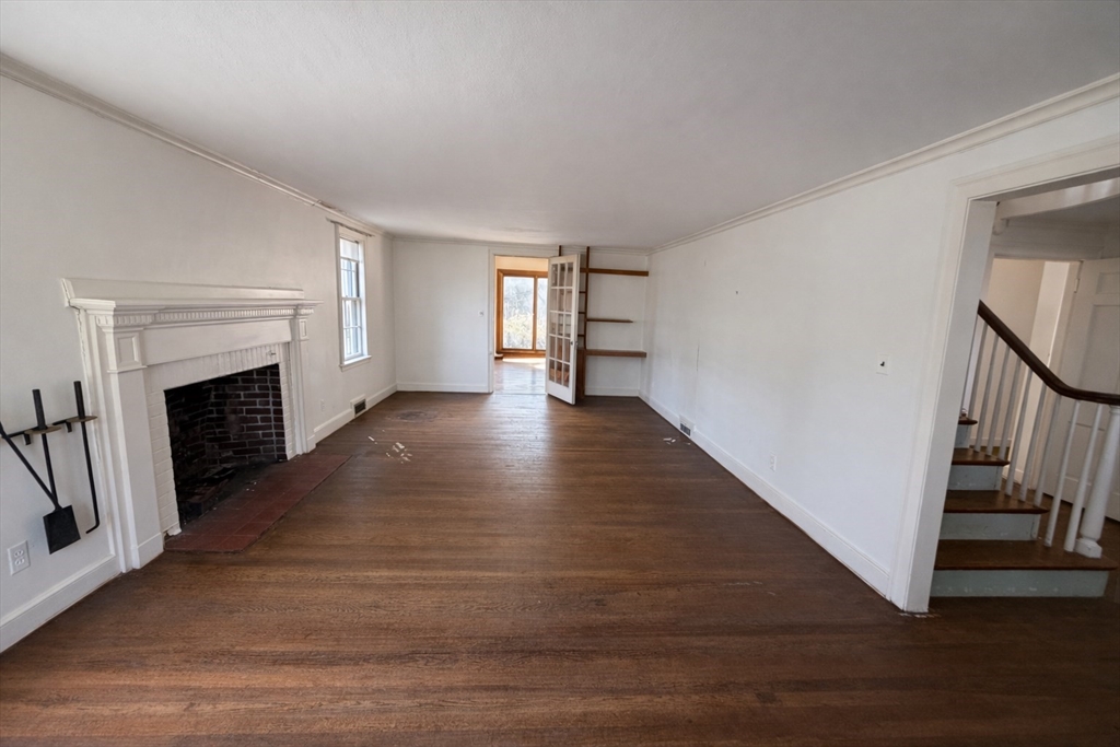 160 Reservoir Road Brookline, MA 02467 - Photo 2 of 6