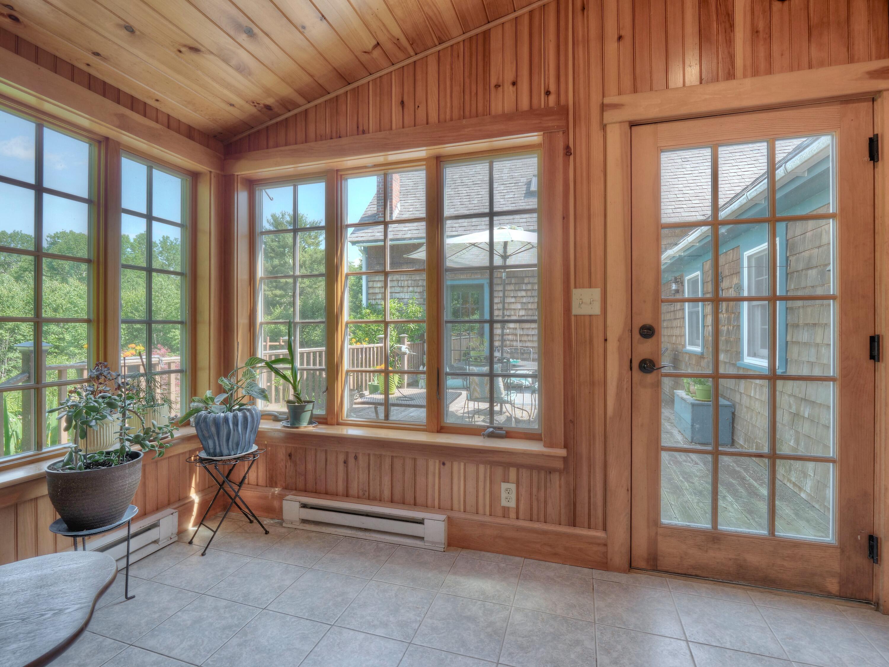 701 Old Augusta Road Waldoboro, ME 04572 - Photo 25 of 82 Sun Room