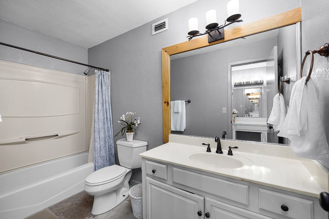 229 Comanche Lane Point Venture, TX 78645 - Photo 29 of 38