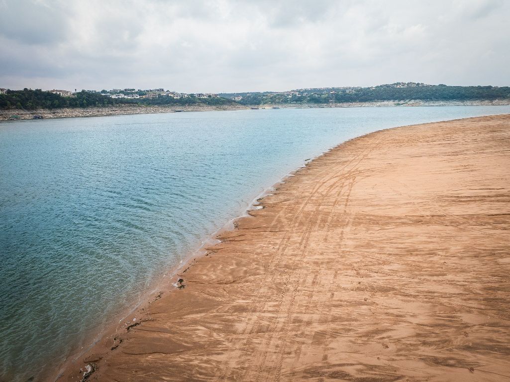 229 Comanche Lane Point Venture, TX 78645 - Photo 5 of 38