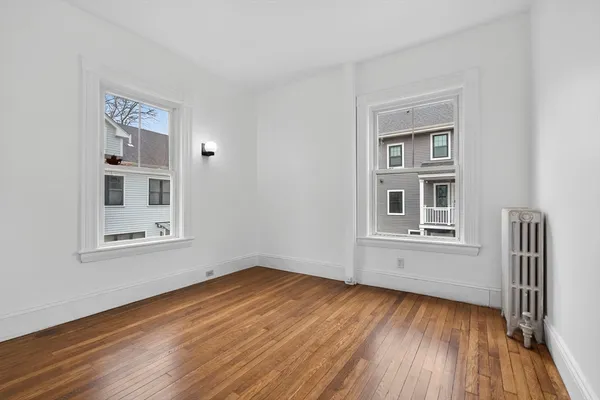 $3,200 | 168 Elliot Street, Unit 1, Newton, MA 02464