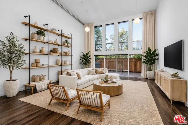 $4,700 | 4215 Glencoe Avenue, Unit 130, Marina del Rey, CA 90292