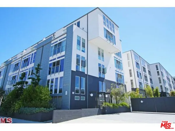 $4,700 | 4215 Glencoe Avenue, Unit 130, Marina del Rey, CA 90292