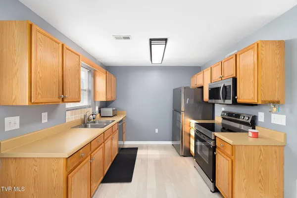 $169,000 | 568 Gray Station Road, Unit 3, Johnson City, TN 37615