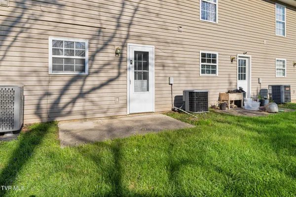 $169,000 | 568 Gray Station Road, Unit 3, Johnson City, TN 37615