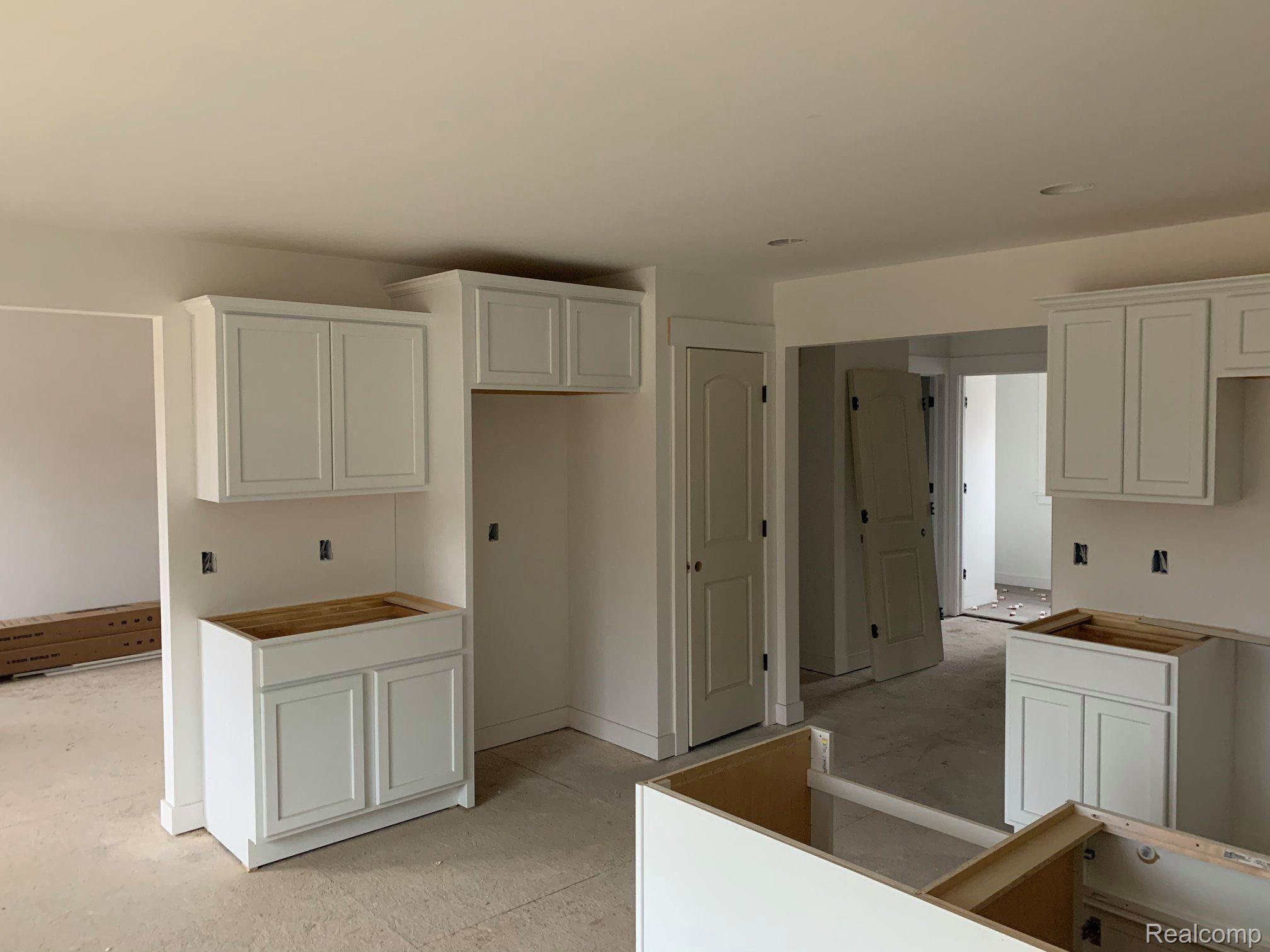 7080 Dryden Road Almont, MI 48003 - Photo 2 of 3 Gladiator White Kitchen 2.jpg