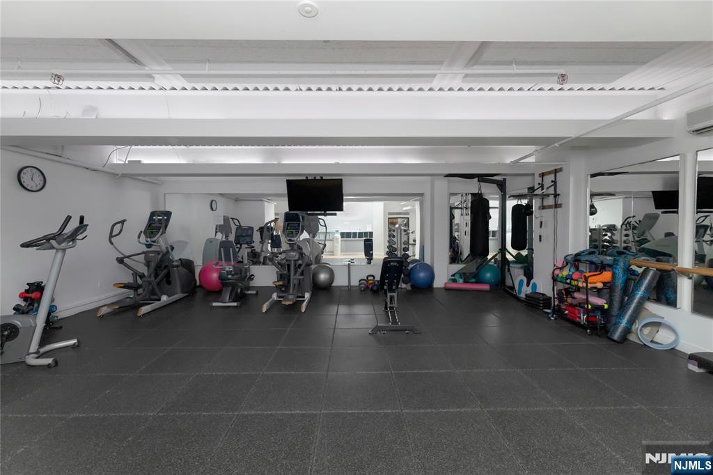 250 Gorge Road, Unit 21E Cliffside Park, NJ 07010 - Photo 43 of 50